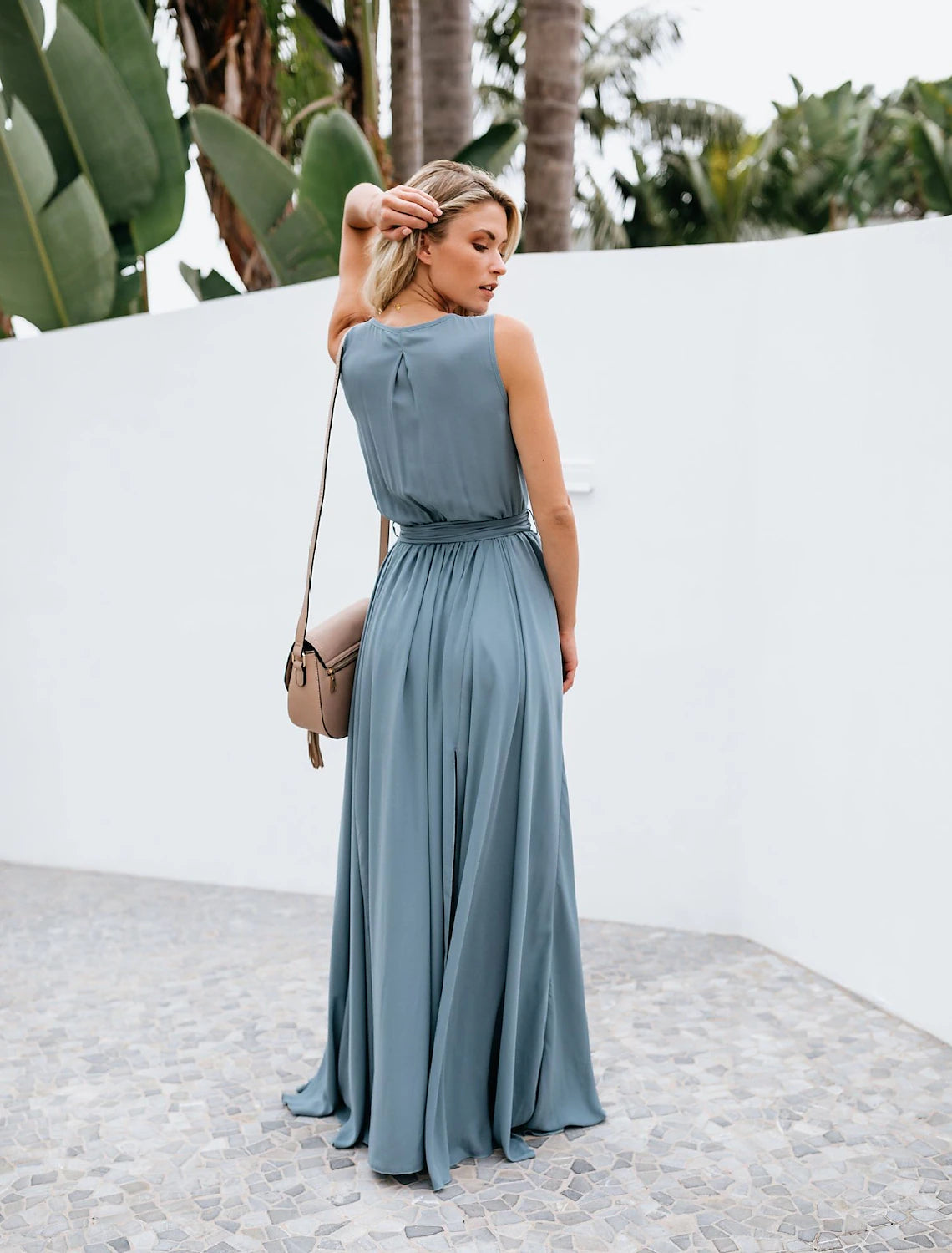 Wholesale A-Line Bridesmaid Dress V Neck Sleeveless Elegant Floor Length Chiffon with Bow(s) / Pleats